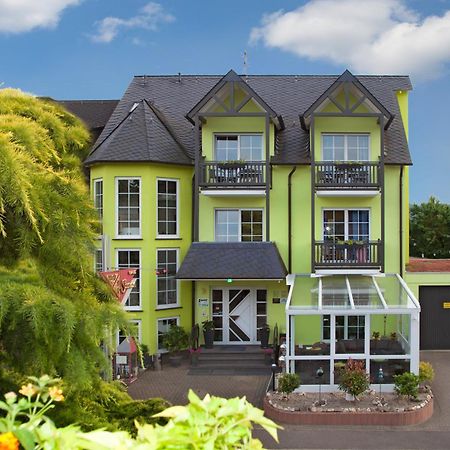 Moselhotel Weinhaus Simon 'Sauna'Restaurant'Eladesaeule Wintrich Exterior foto