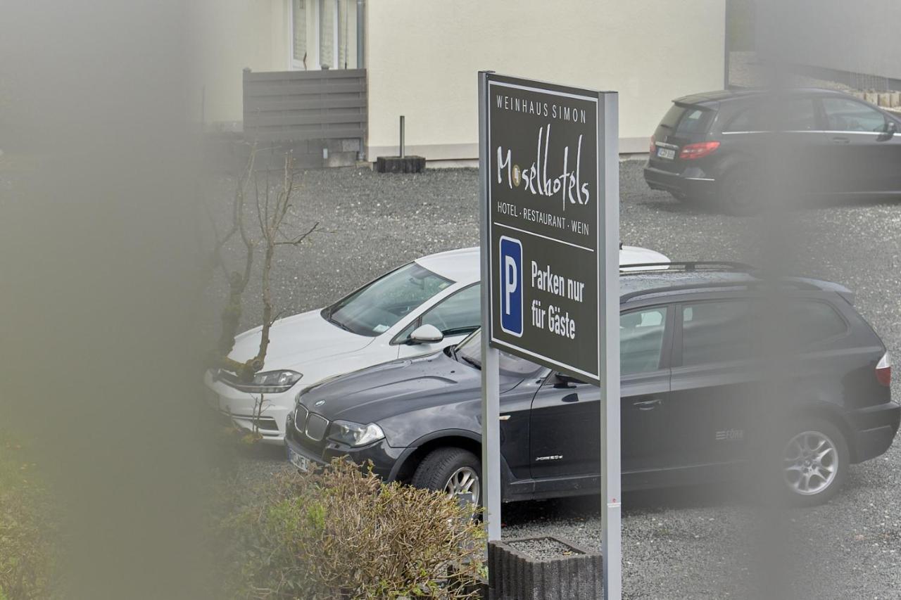 Moselhotel Weinhaus Simon 'Sauna'Restaurant'Eladesaeule Wintrich Exterior foto
