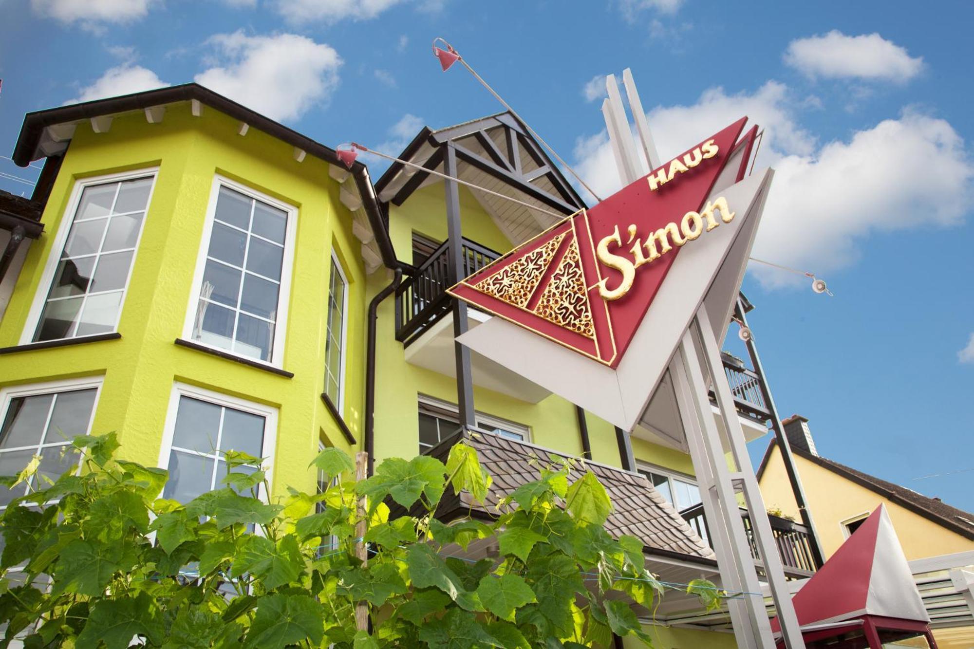 Moselhotel Weinhaus Simon 'Sauna'Restaurant'Eladesaeule Wintrich Exterior foto